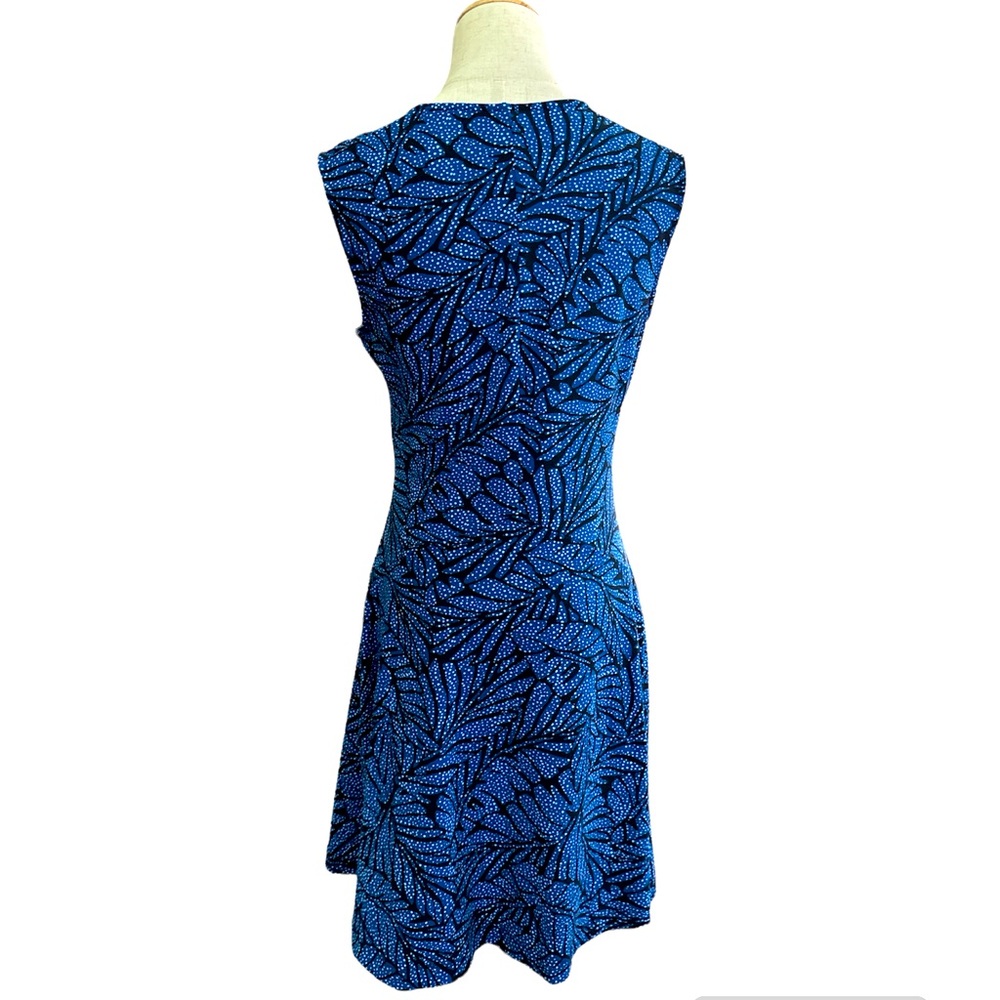 Title Nine Blue Leaf-Print Sleeveless Mini Dress - Picture 5 of 12